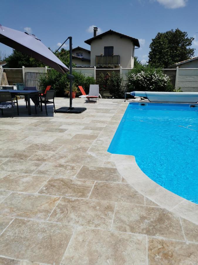 Appartement 5 Personnes Avec Piscine 60M2 Le Barp Exterior photo